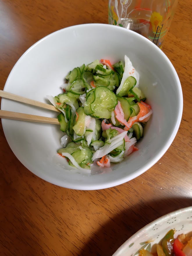 きゅうりとカニカマの酢の物