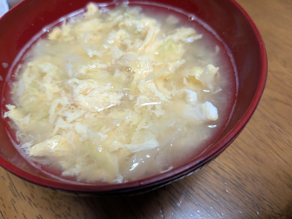 ご飯に鶏そぼろのトッピング