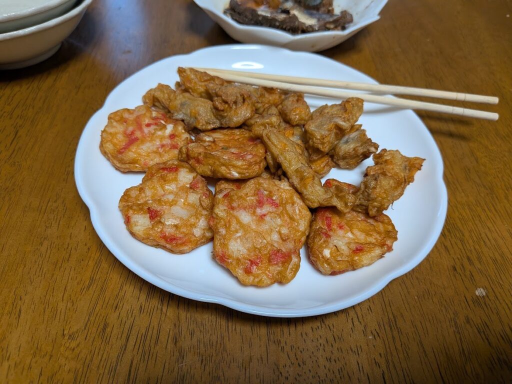 さばみそ煮とマーボー豆腐風の料理