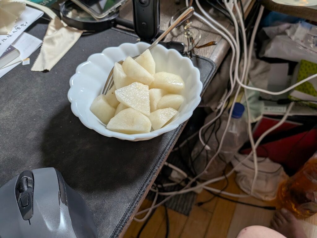 カットした梨でビタミンチャージ