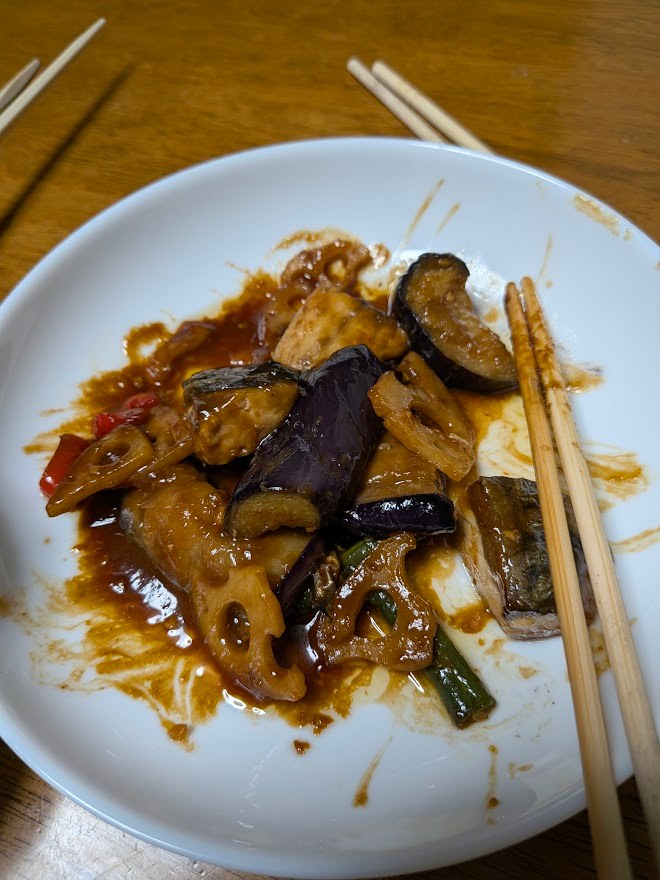 サバと野菜の味噌炒めの一皿