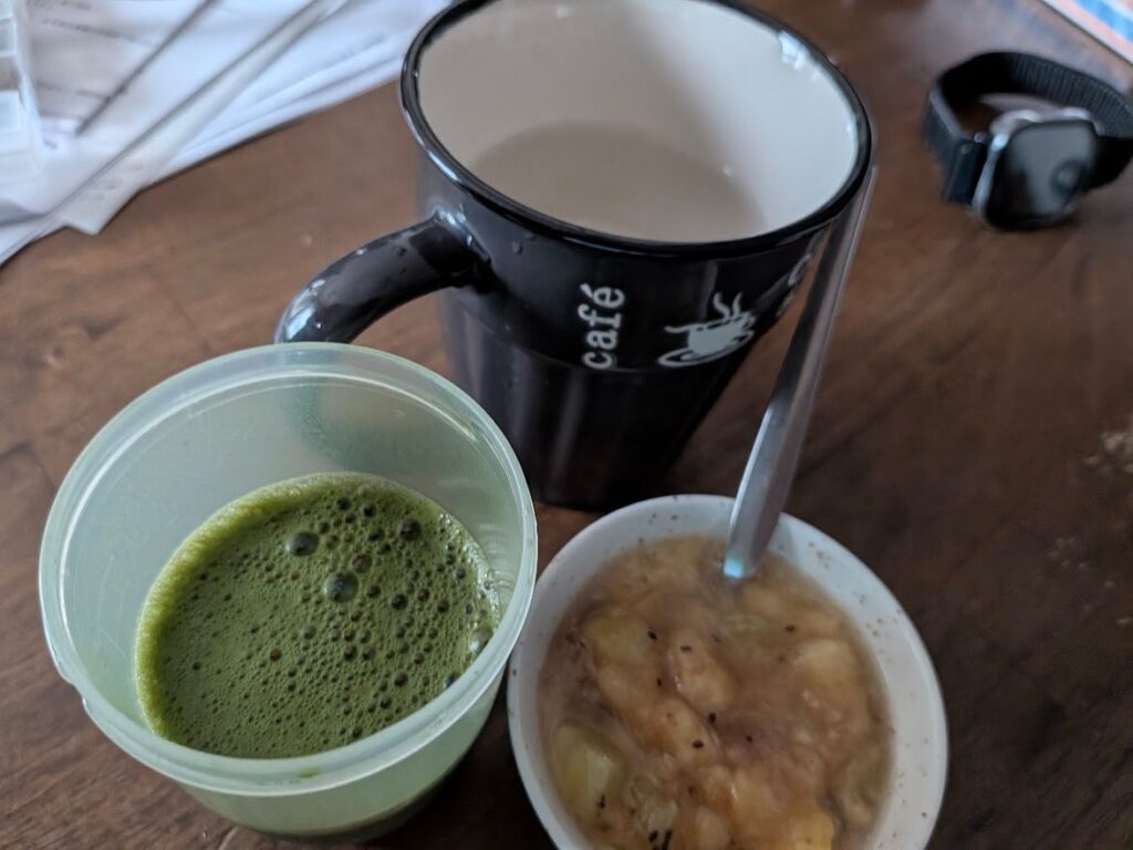 朝のドリンクとフードセット