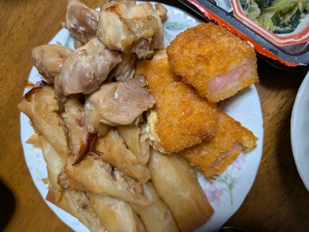 食べる前：鶏の唐揚げ・エビカツ・春巻き