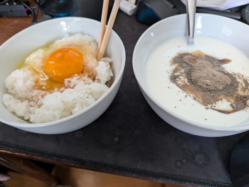 卵かけご飯とヨーグルト