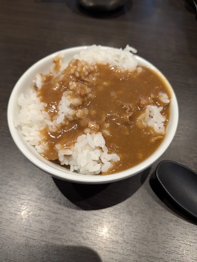 器に盛られたカレーライス