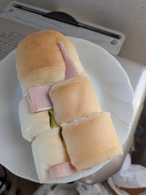 写真の分を全部食べたパン