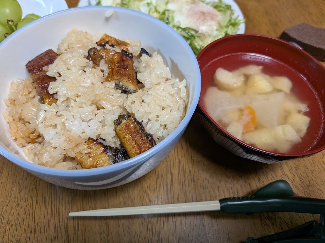 うなぎご飯と汁物