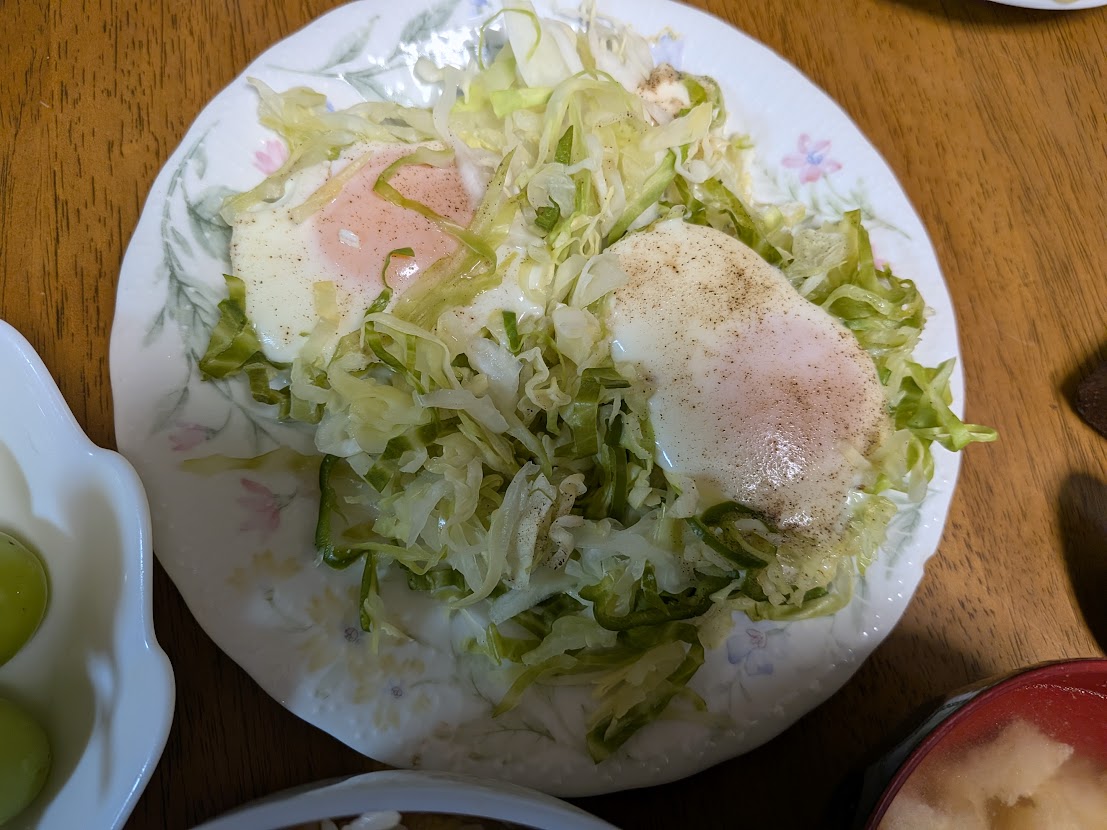 キャベツと卵の料理