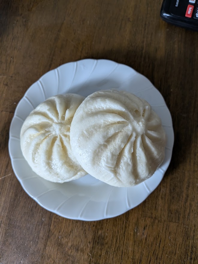 お皿に並んだ中華まん