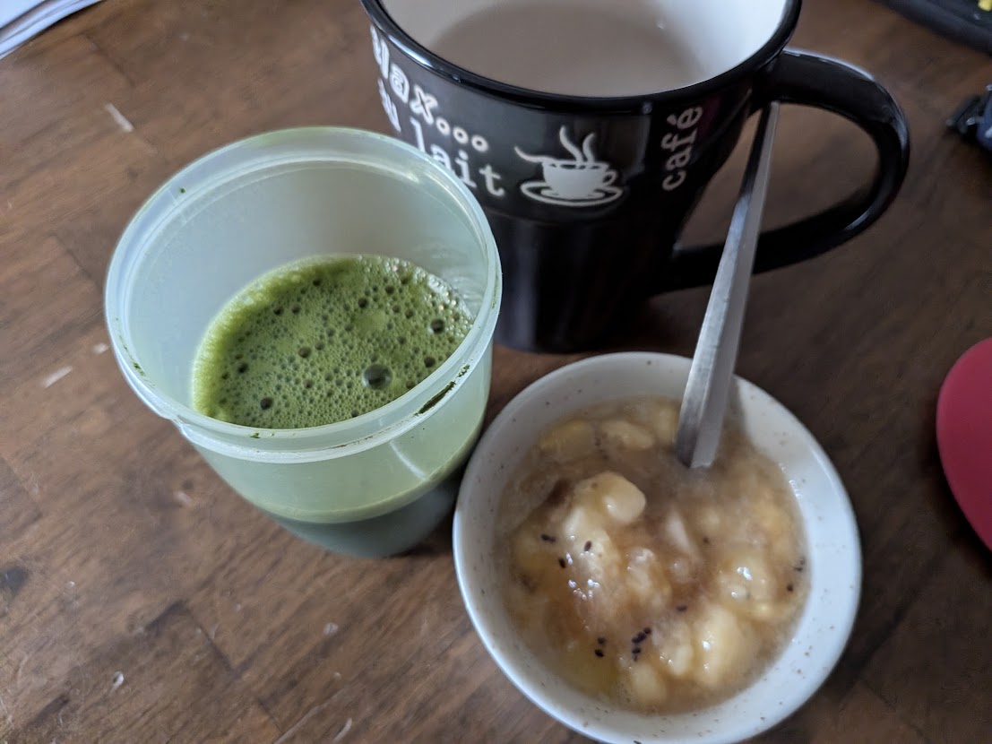 いつもの青汁・白湯・自家製酵素