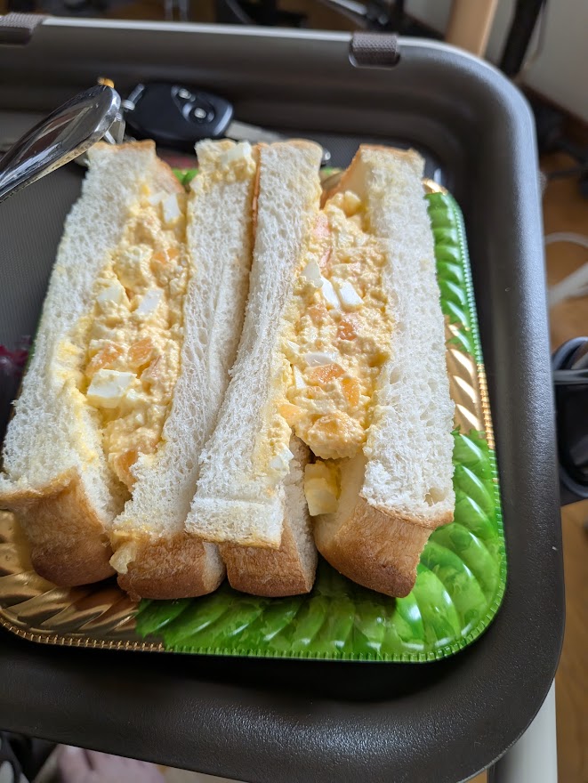 写真の分を全部食べた卵サンド