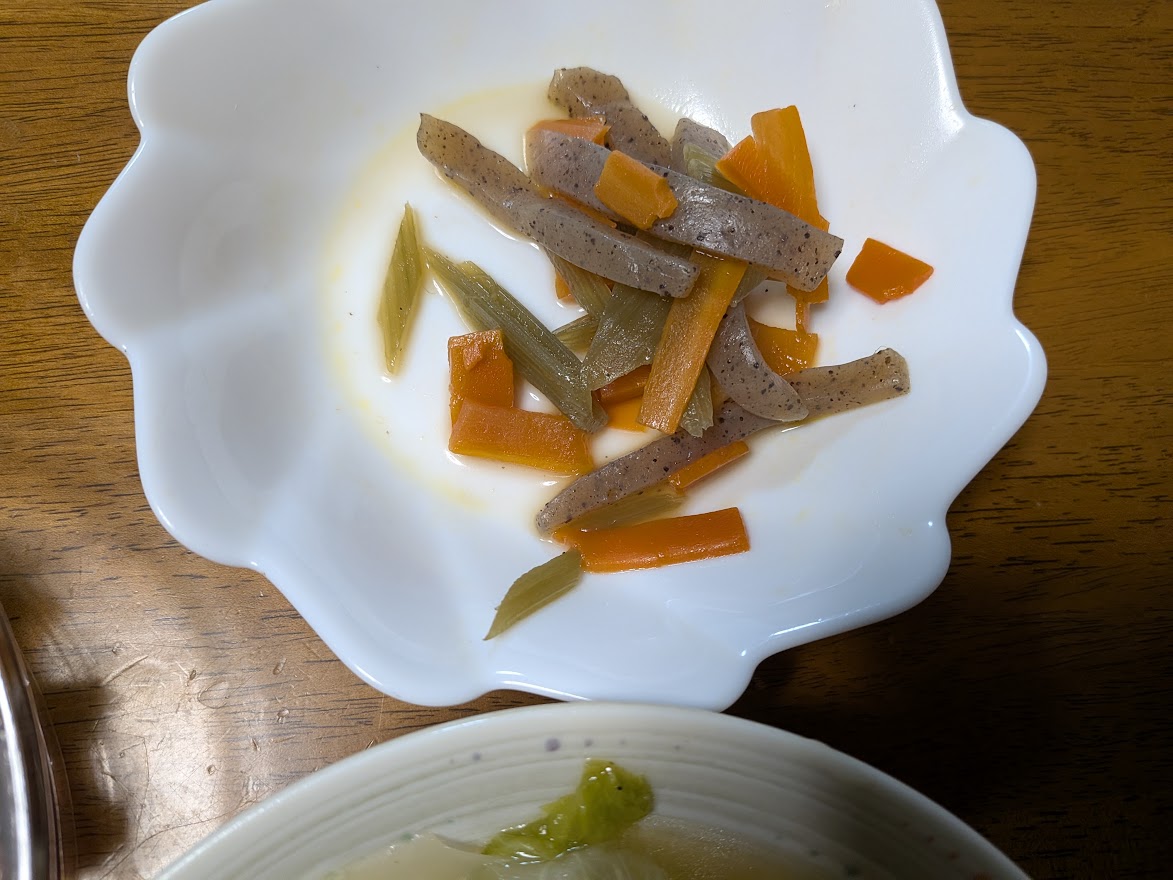 こんにゃくの煮物。食べた量は一口