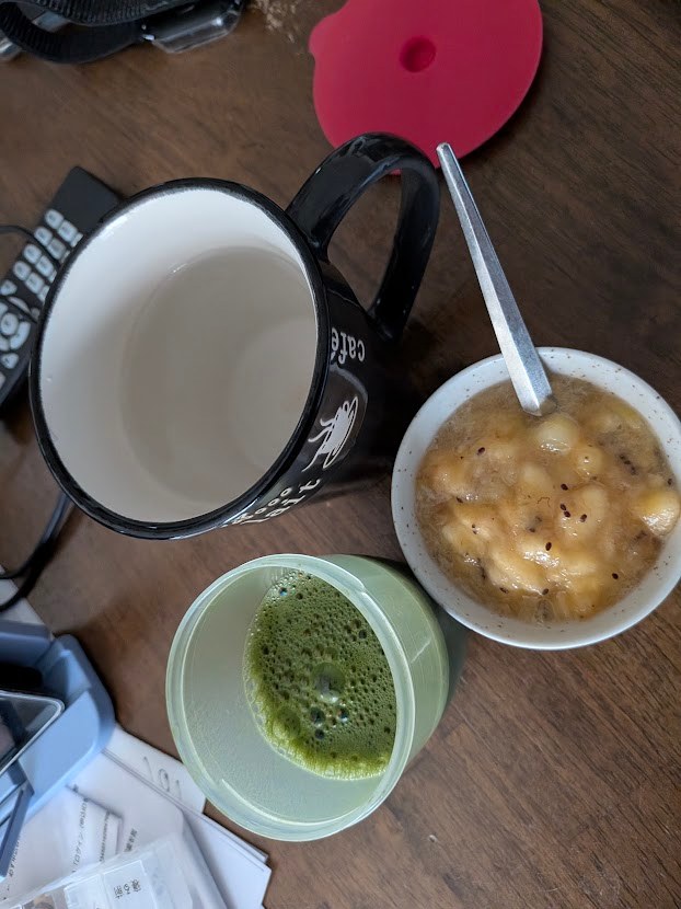 飲み物と器の写真。