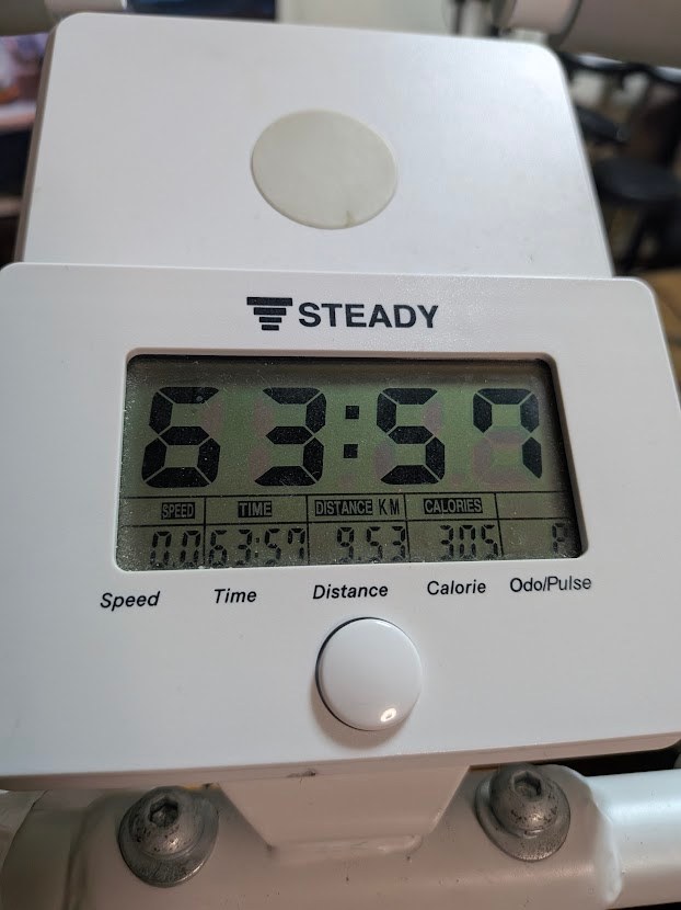 エアロバイク63分57秒、9.53km、機器表示305kcal
