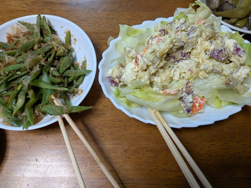 大皿のおかずは一口ずつ