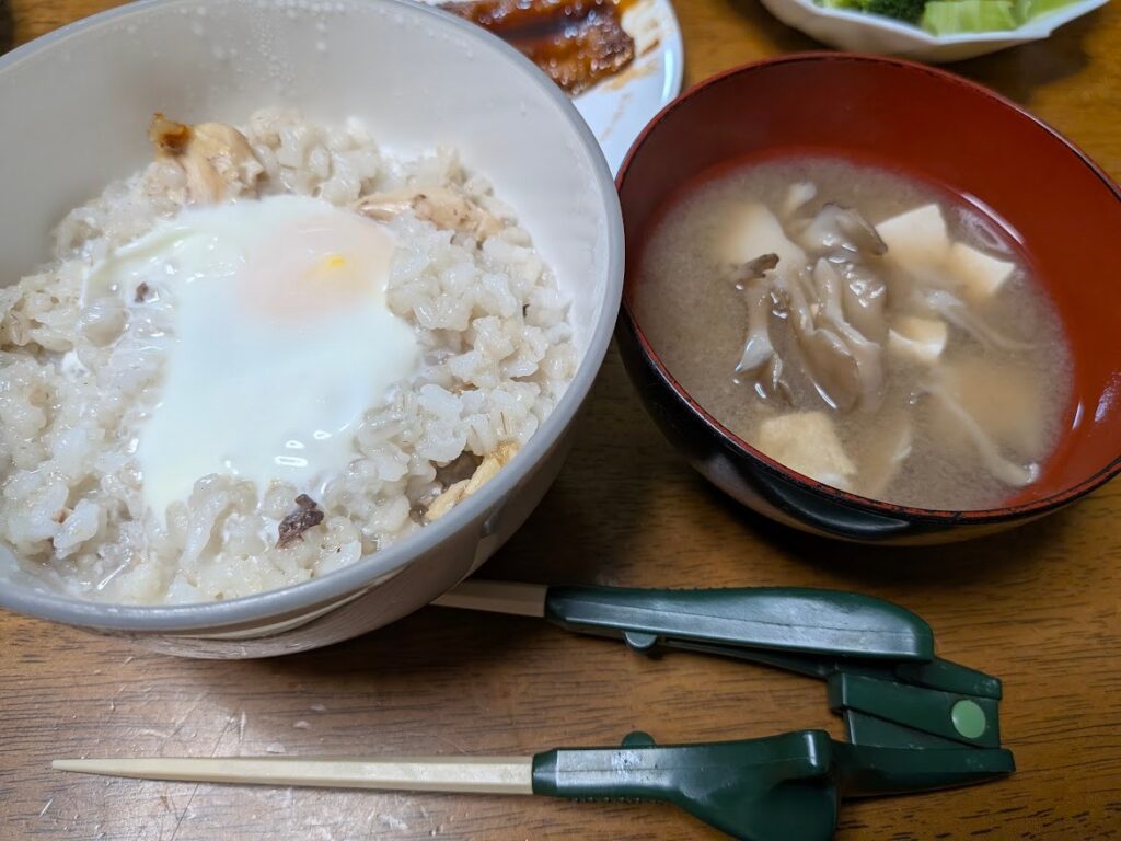 体重82.5kg、BMI28.5、体脂肪率32.3%の画面
