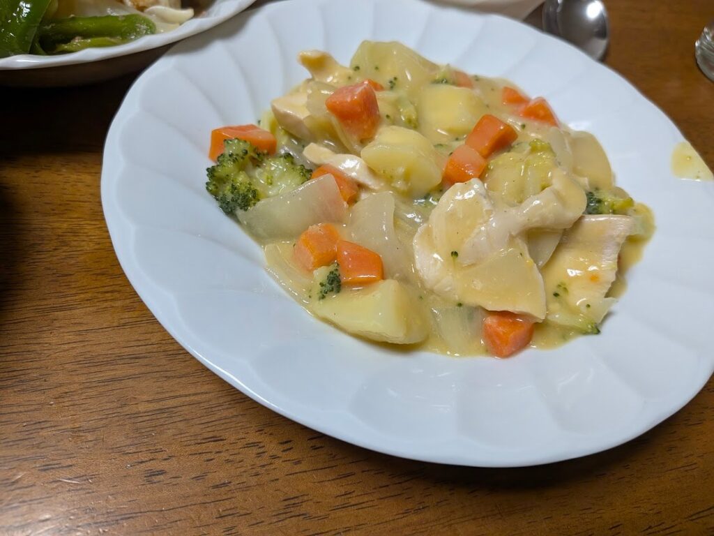 コーンクリームシチュー。写真の分を全部食べました