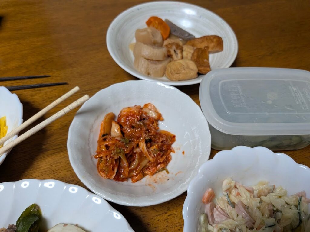 キムチとおでん。食べた量は一口ずつ