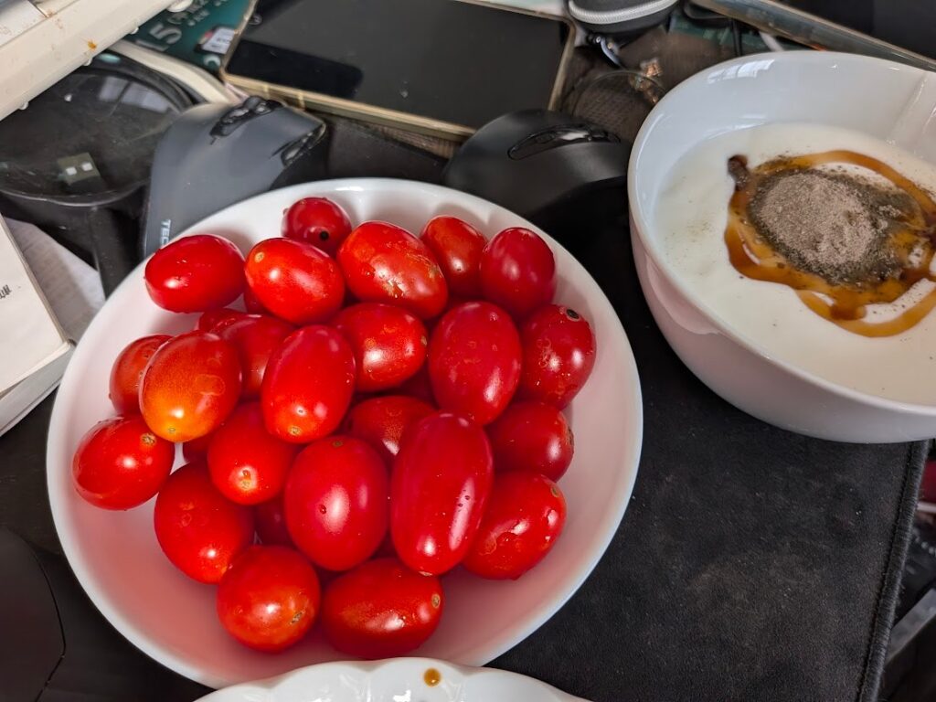 ミニトマト。写真のお皿の分を全部食べました